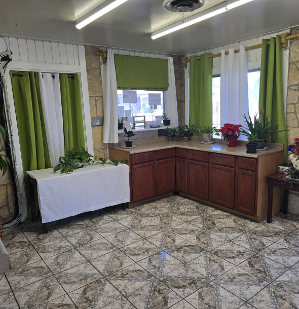 Garden Inn & Suites